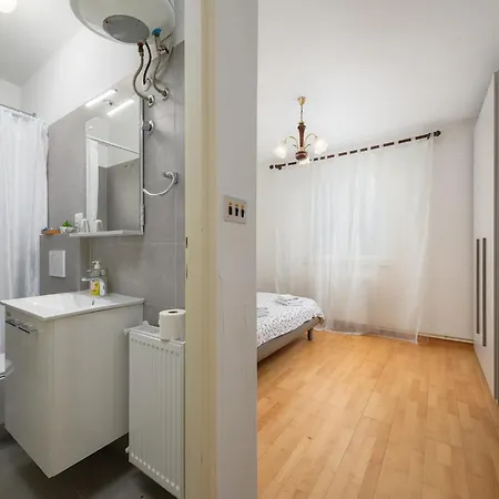 Graceful In Nature Apartment *