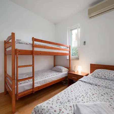 Graceful In Nature Apartment Poreč